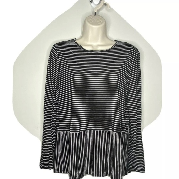 4/$35 Old Navy Peplum Top Long sleeve M Light - Picture 1 of 6